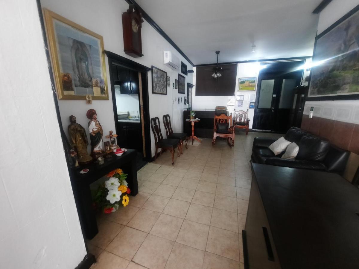 Hotel Garcias Suites, Linares Phòng bức ảnh