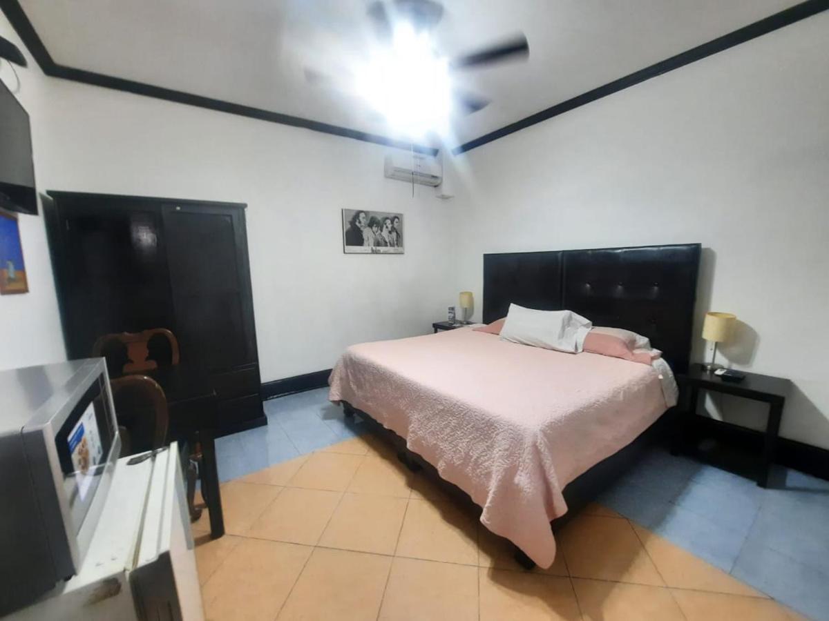 Hotel Garcias Suites, Linares Ngoại thất bức ảnh