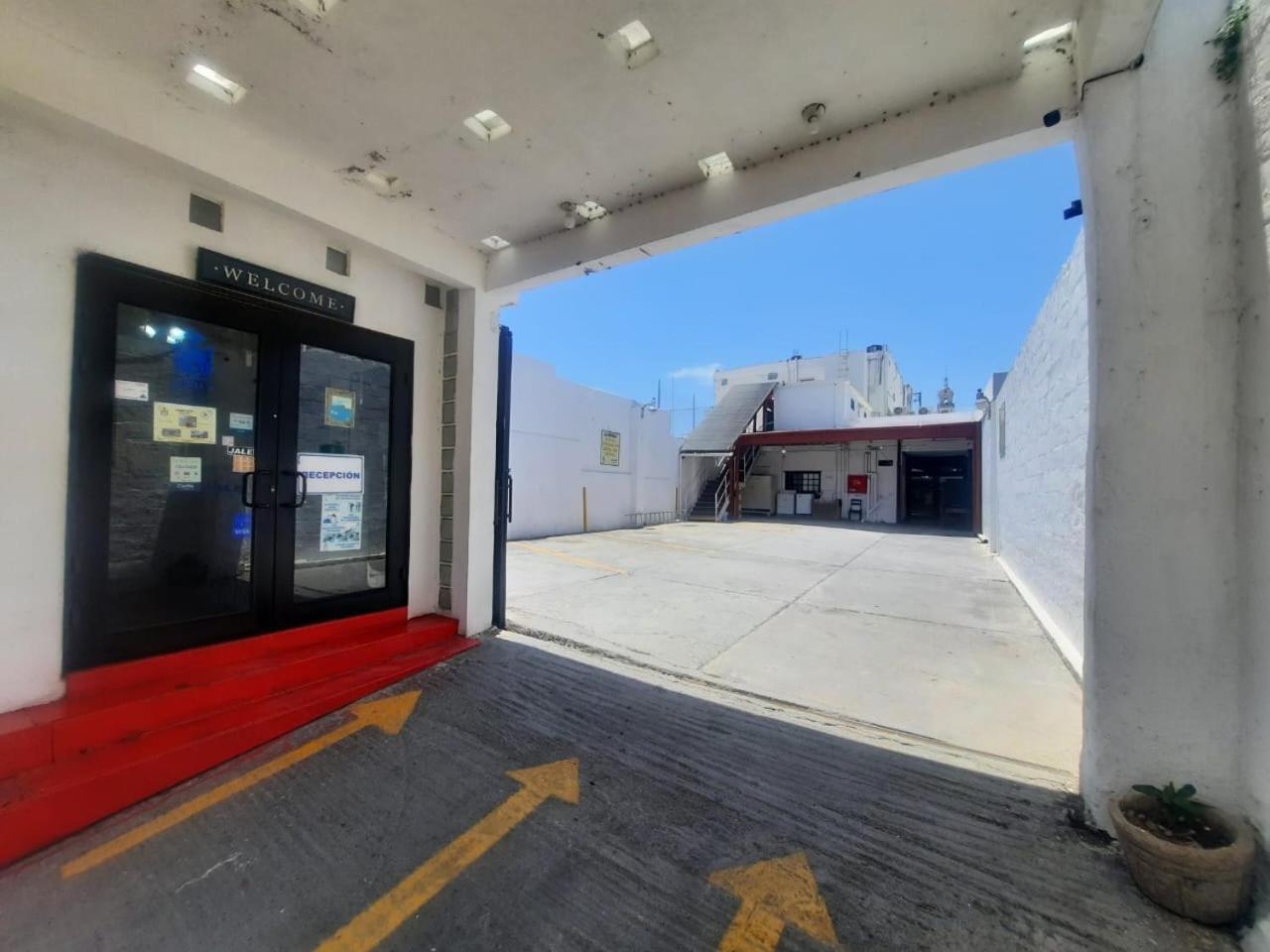 Hotel Garcias Suites, Linares Ngoại thất bức ảnh