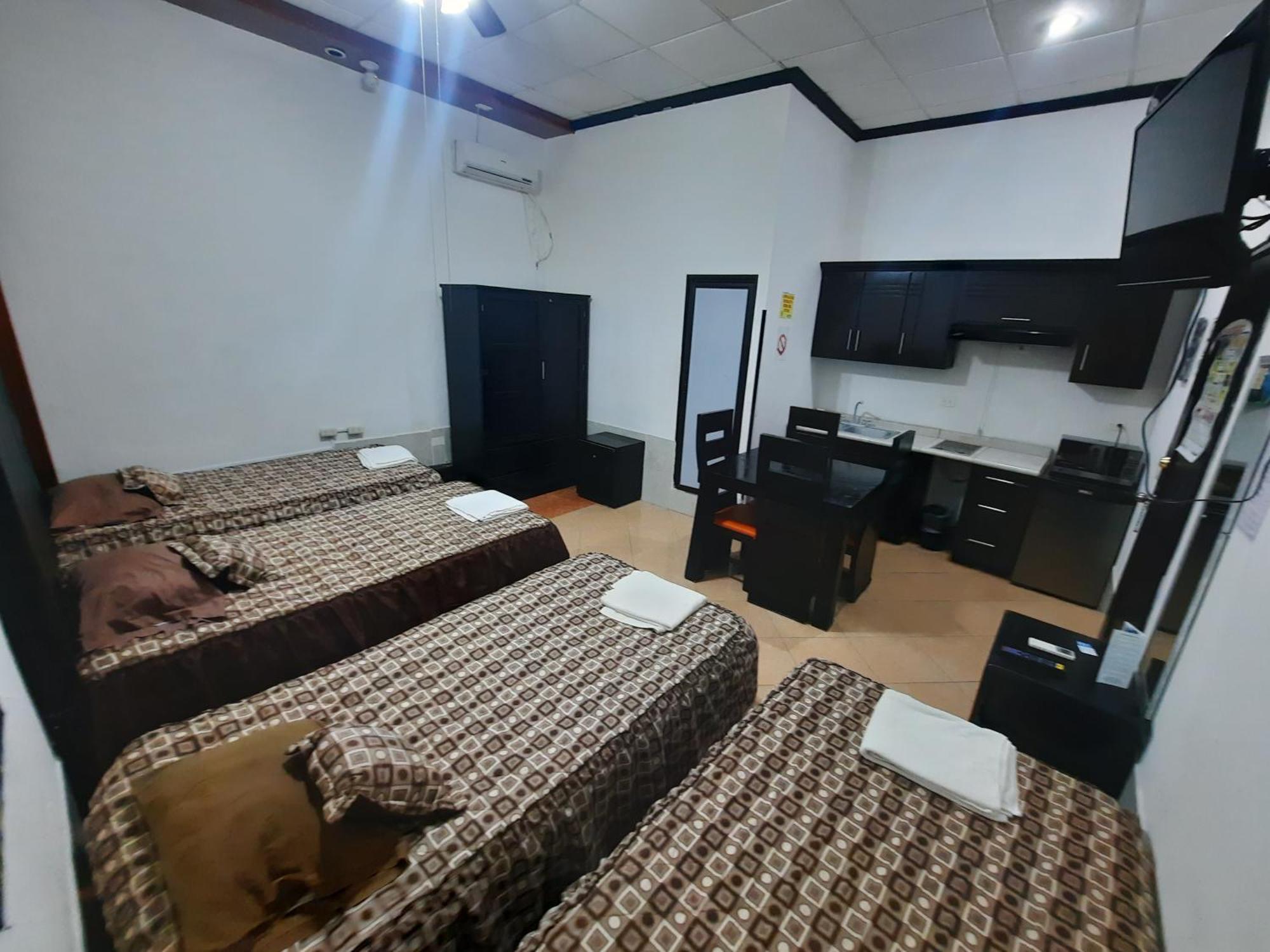 Hotel Garcias Suites, Linares Phòng bức ảnh