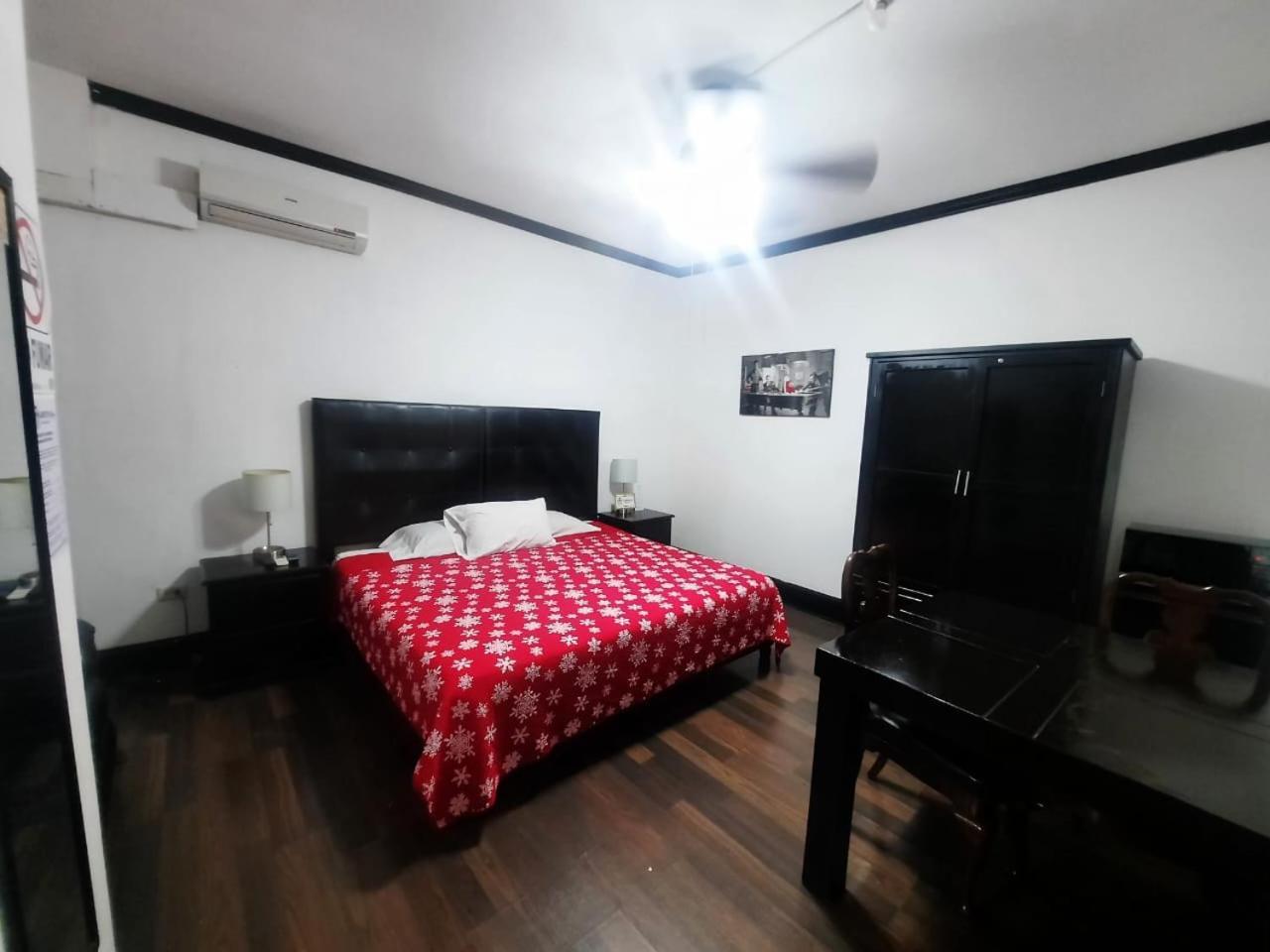 Hotel Garcias Suites, Linares Ngoại thất bức ảnh