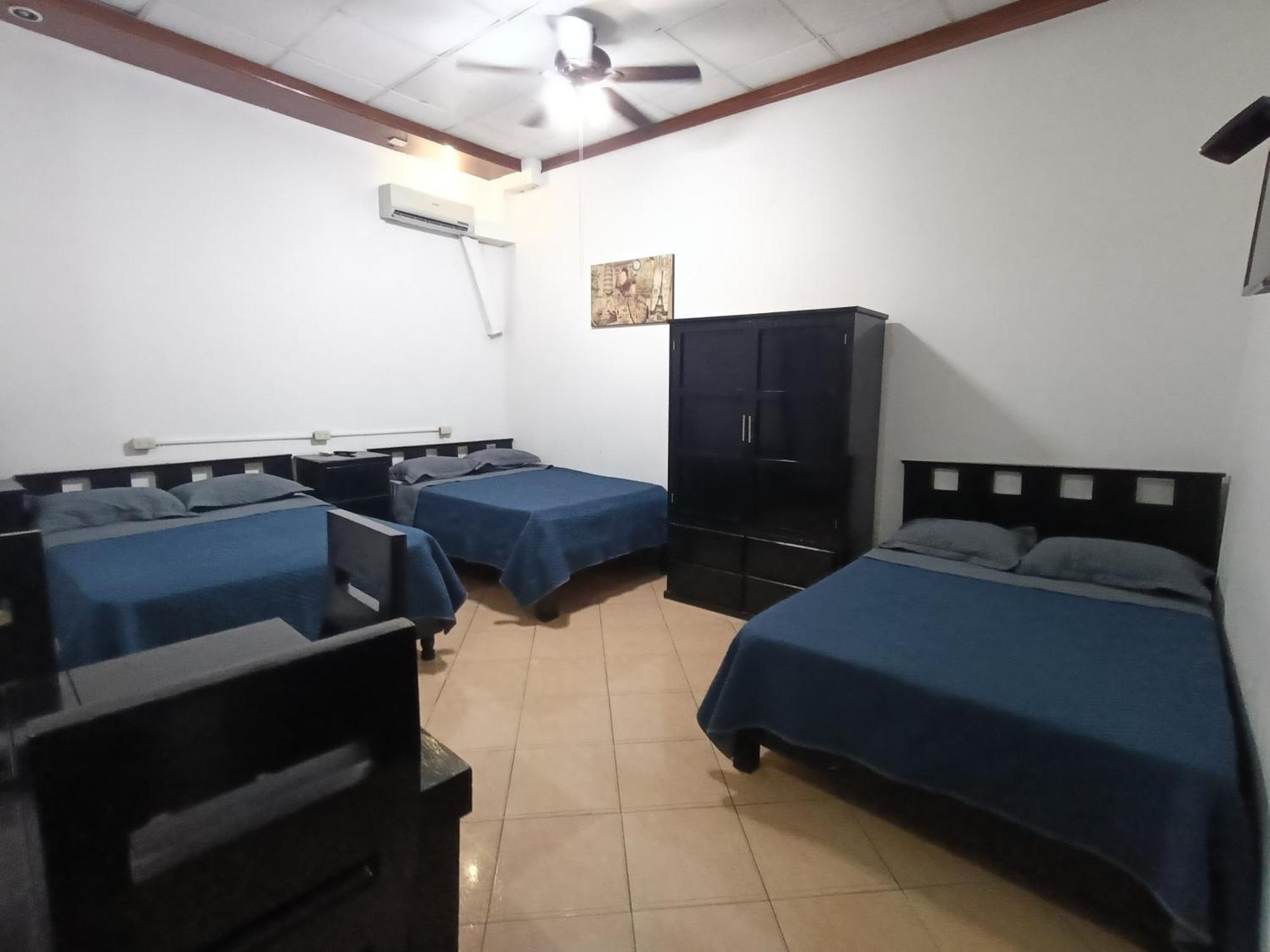 Hotel Garcias Suites, Linares Ngoại thất bức ảnh
